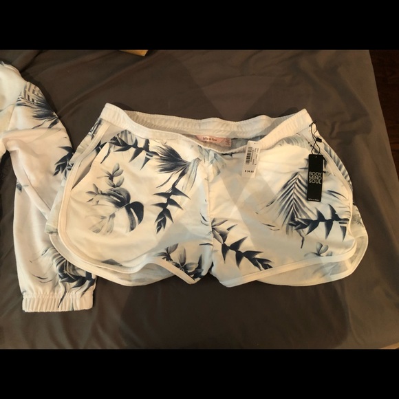 NWT La Vie En Rose lounge set - Picture 2 of 5